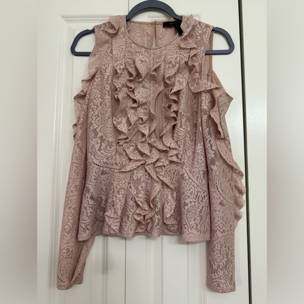 Bcbg long sleeve beige top , open shoulders size xs